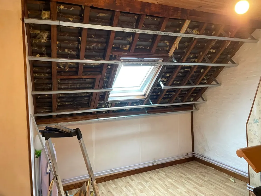 Isolation intérieure sous combles - chambre - avant